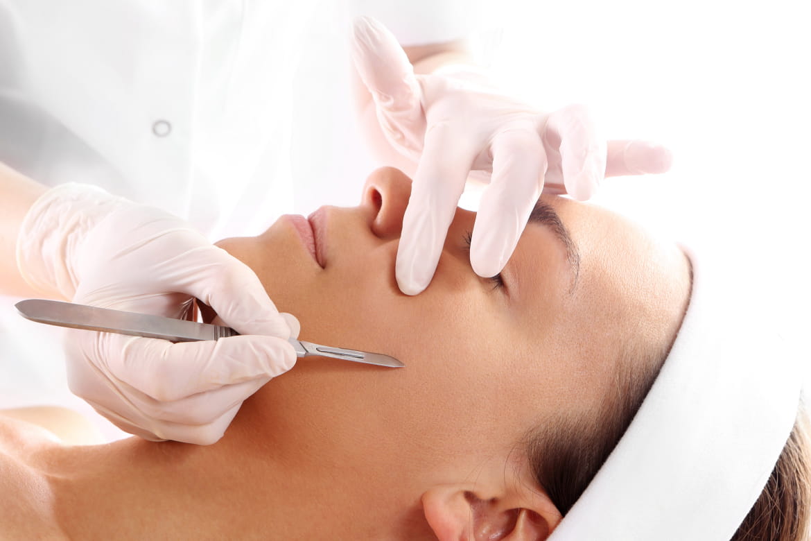 LIMPIEZA FACIAL + DERMAPLANING